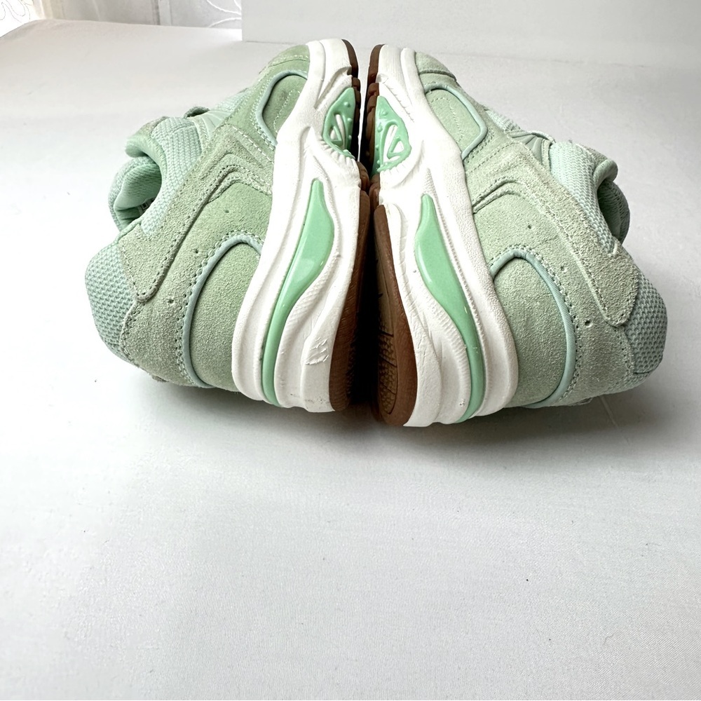 Vionic Classic Walker III Menta Green Active Motion Sneaker 10 - Picture 8 of 11